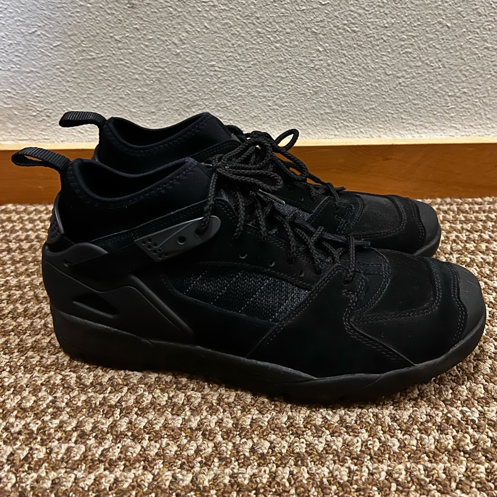 Nike ACG Air Revaderchi